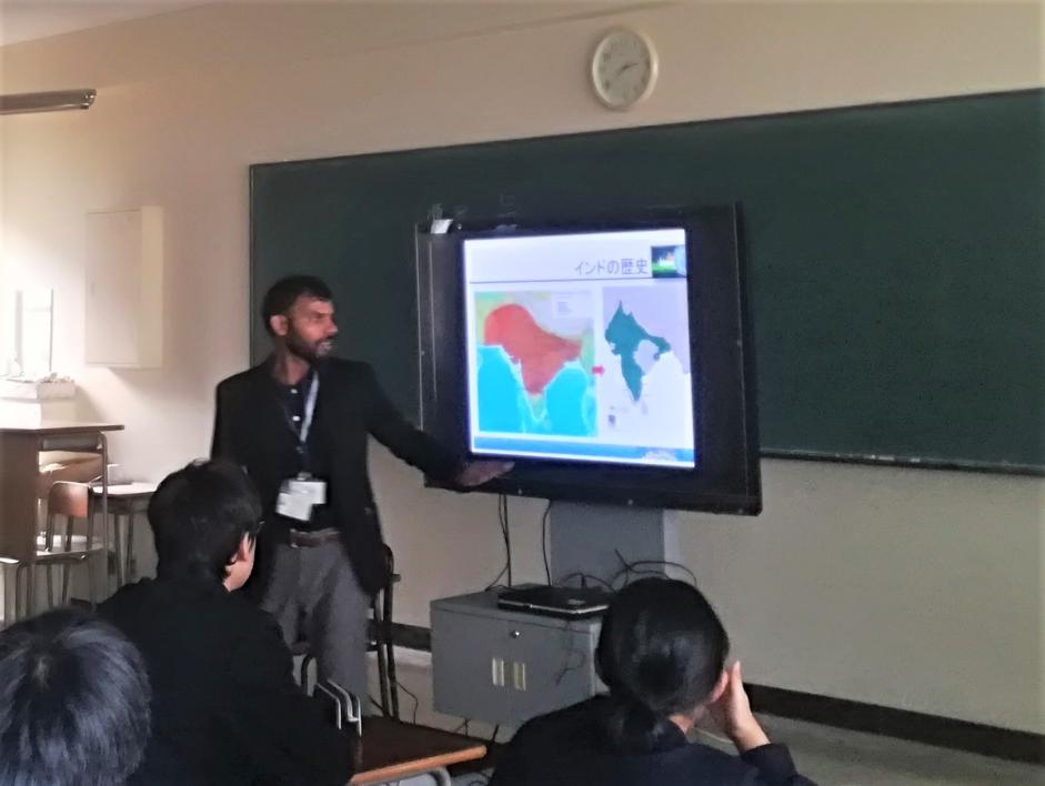 学校での出前講座の様子