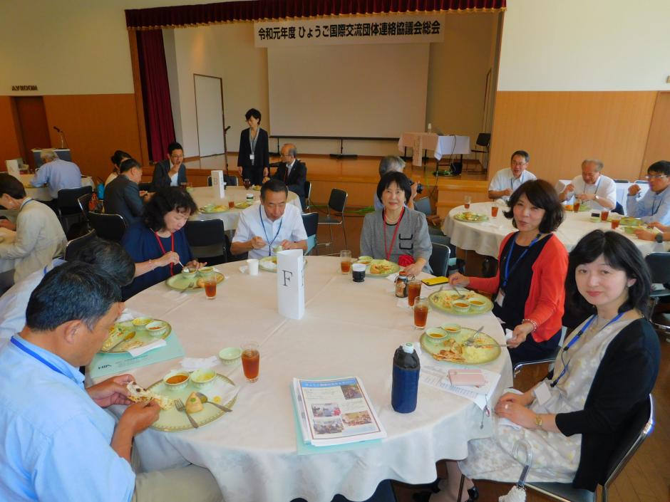 昼食会2